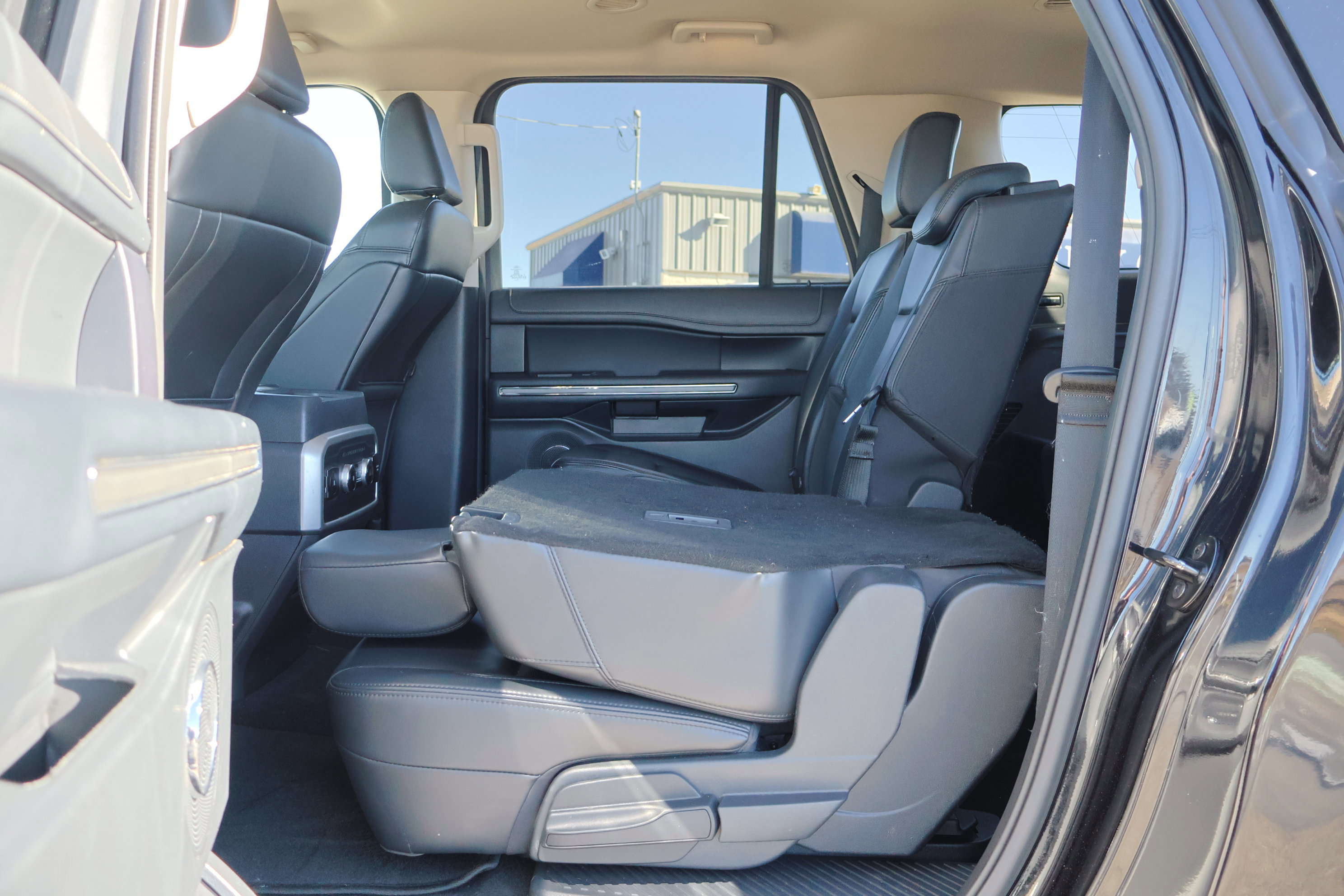 Certified 2024 Ford Expedition Max XLT image 32