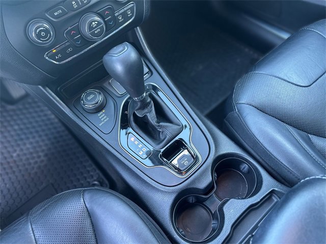 Used 2019 Jeep Cherokee Limited image 21