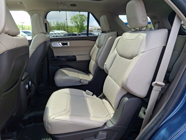Certified 2020 Ford Explorer Platinum w/ Premium Technology Package AWD/4WD image 11
