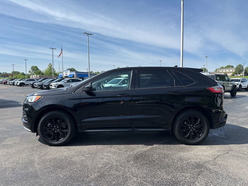 Certified 2024 Ford Edge SE w/ Black Appearance Package AWD/4WD image 2