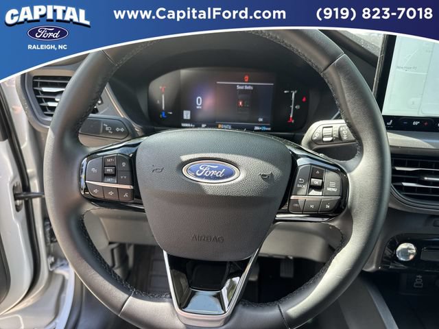 Certified 2025 Ford Escape SE FWD image 24