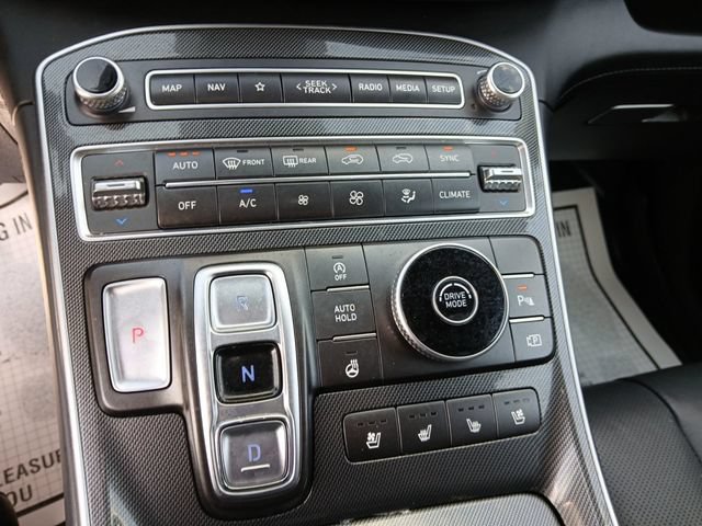Used 2021 Hyundai Santa Fe Limited FWD image 17