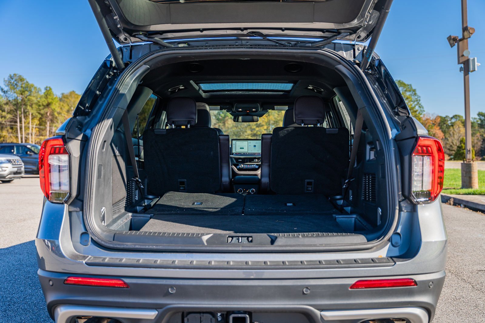 Certified 2025 Ford Explorer Platinum w/ Ultimate Package image 19