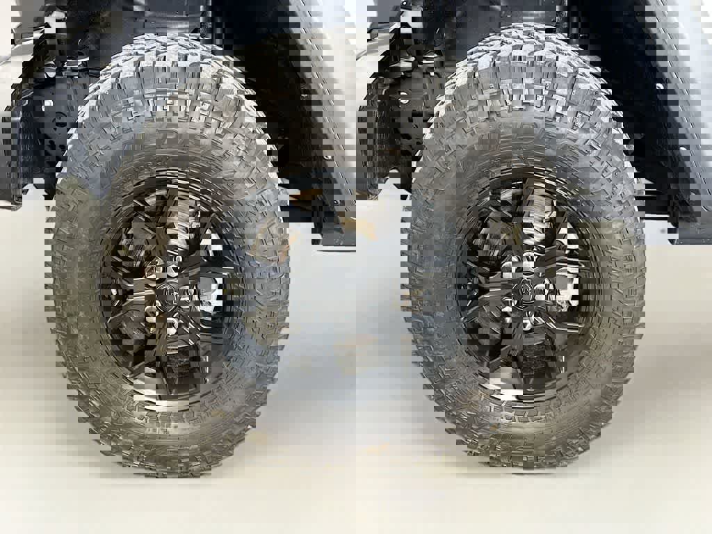 Used 2024 Jeep Wrangler Willys image 11