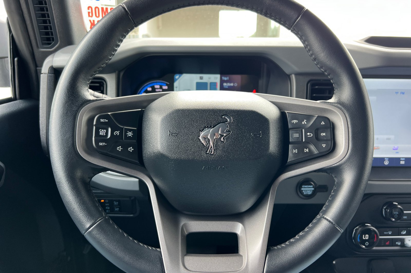 Certified 2024 Ford Bronco Black Diamond AWD/4WD image 25