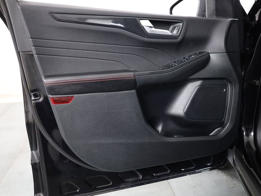 Certified 2025 Ford Escape ST-Line AWD/4WD image 22