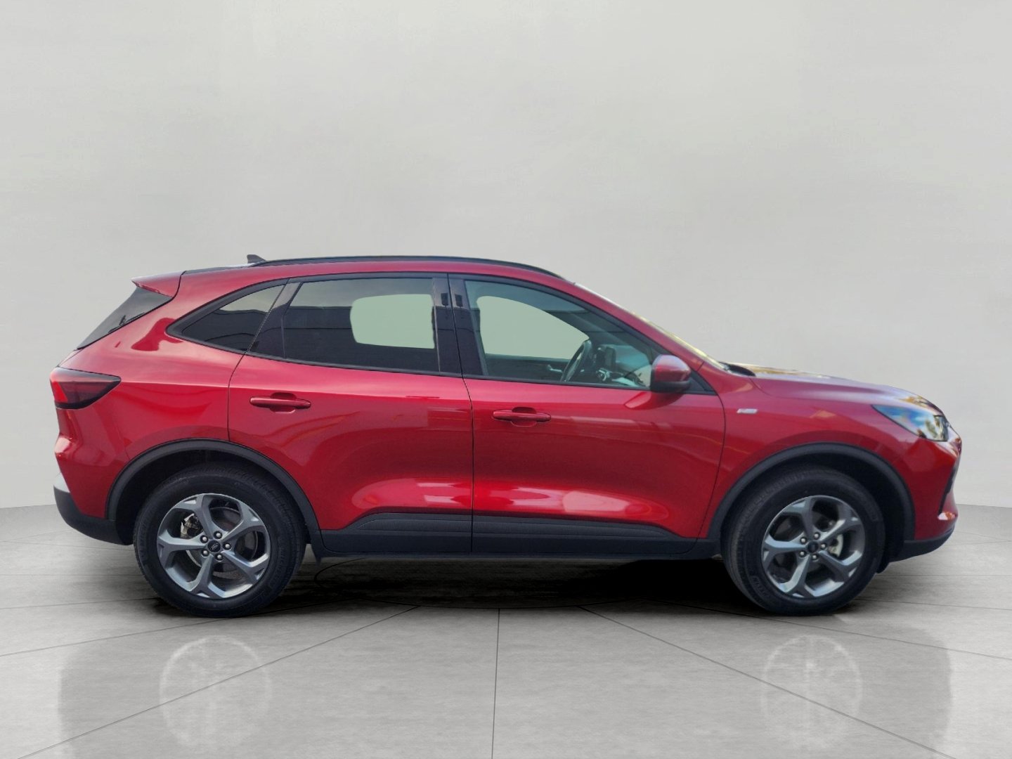 Certified 2025 Ford Escape ST-Line Select AWD/4WD image 3