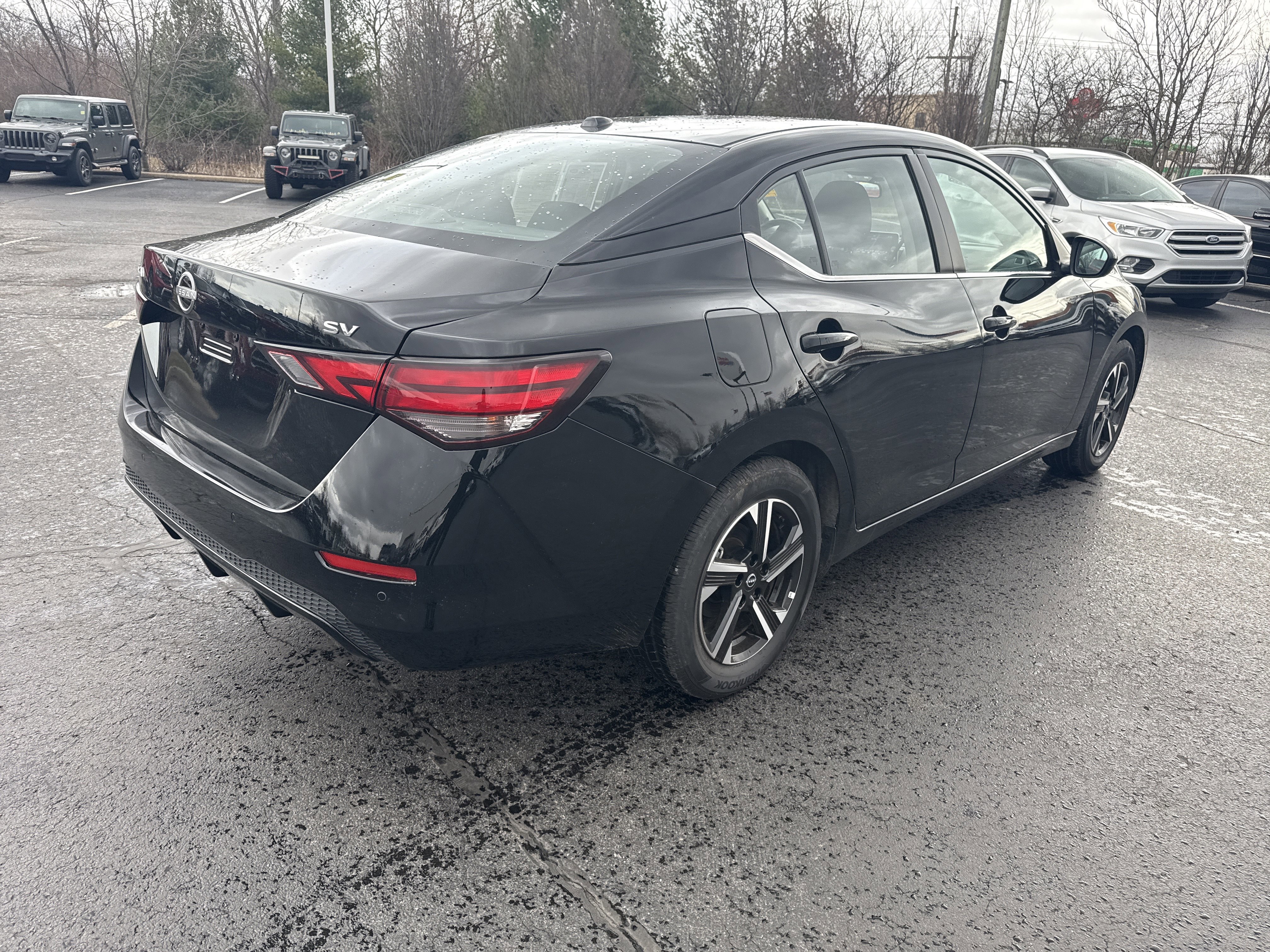 Used 2025 Nissan Sentra SV image 4