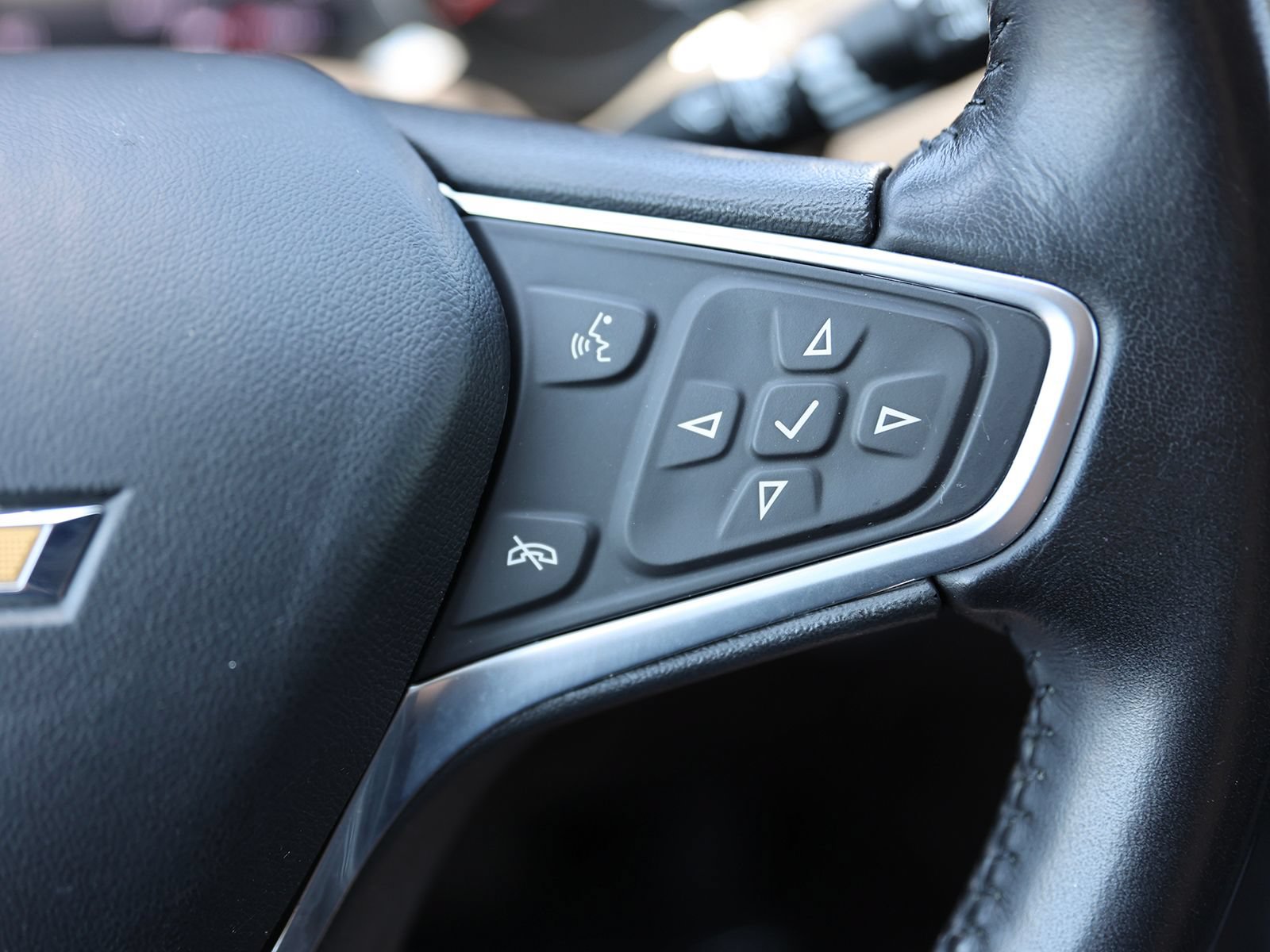 Used 2022 Chevrolet Equinox LT AWD/4WD image 38