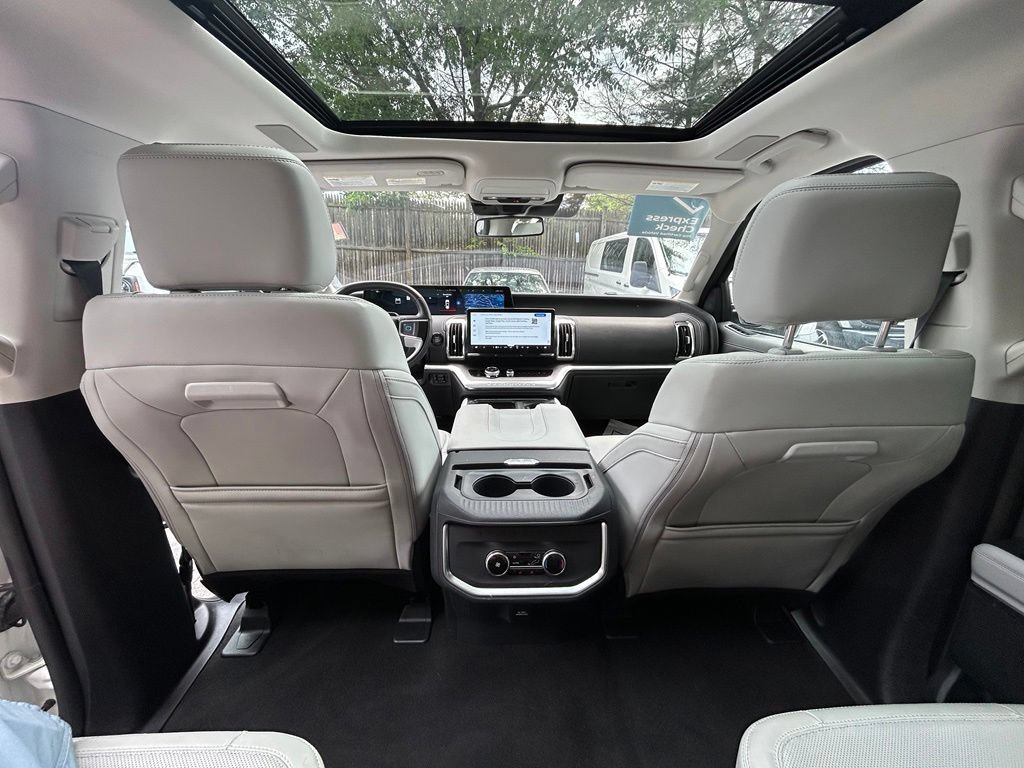 Certified 2025 Ford Expedition Platinum w/ Driver's Package AWD/4WD image 27
