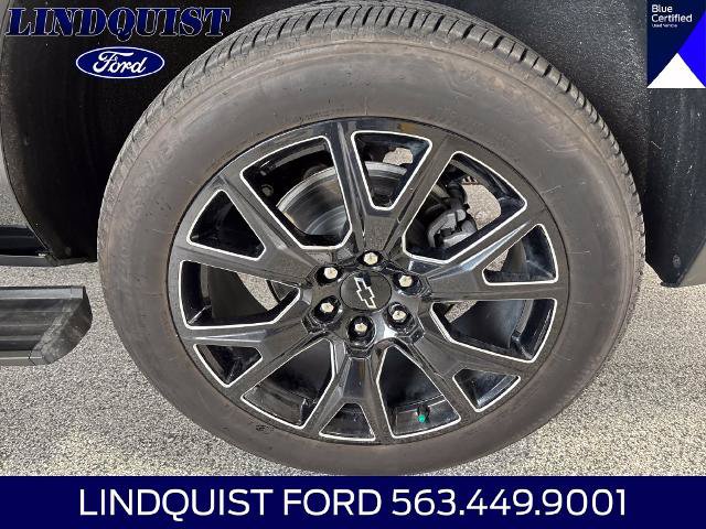 Used 2024 Chevrolet Suburban High Country w/ Advanced Technology Package AWD/4WD image 16