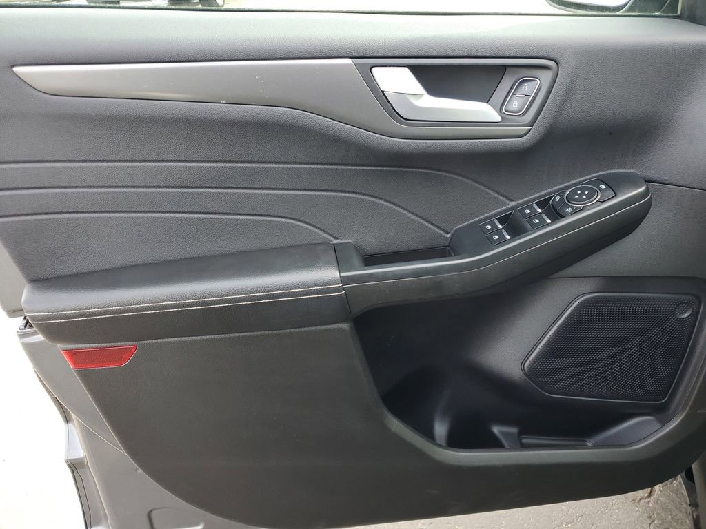 Certified 2024 Ford Escape SE w/ Class II Trailer Tow Package image 26