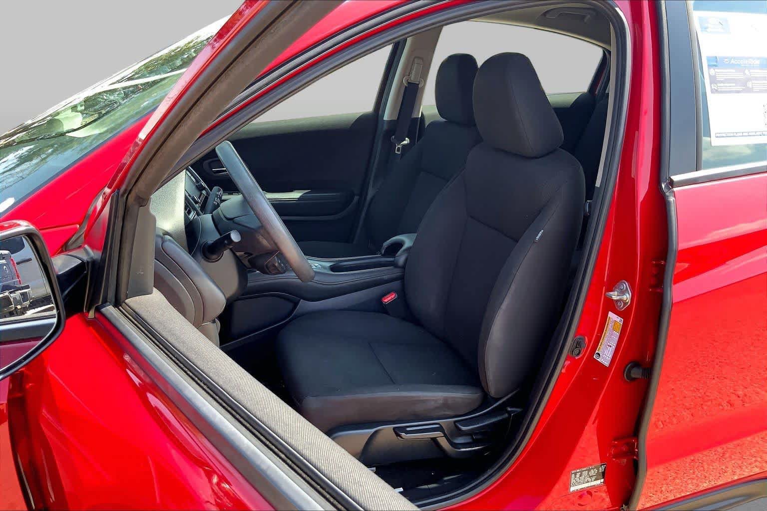 Used 2018 Honda HR-V LX image 8