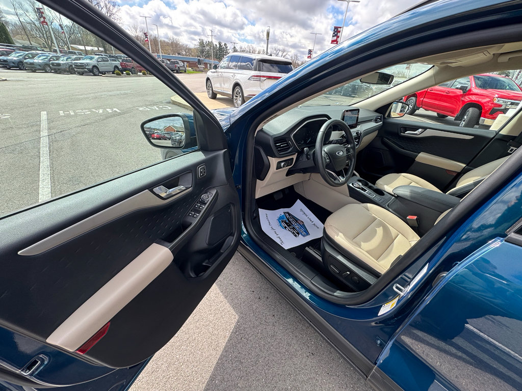 Certified 2020 Ford Escape SEL FWD image 16