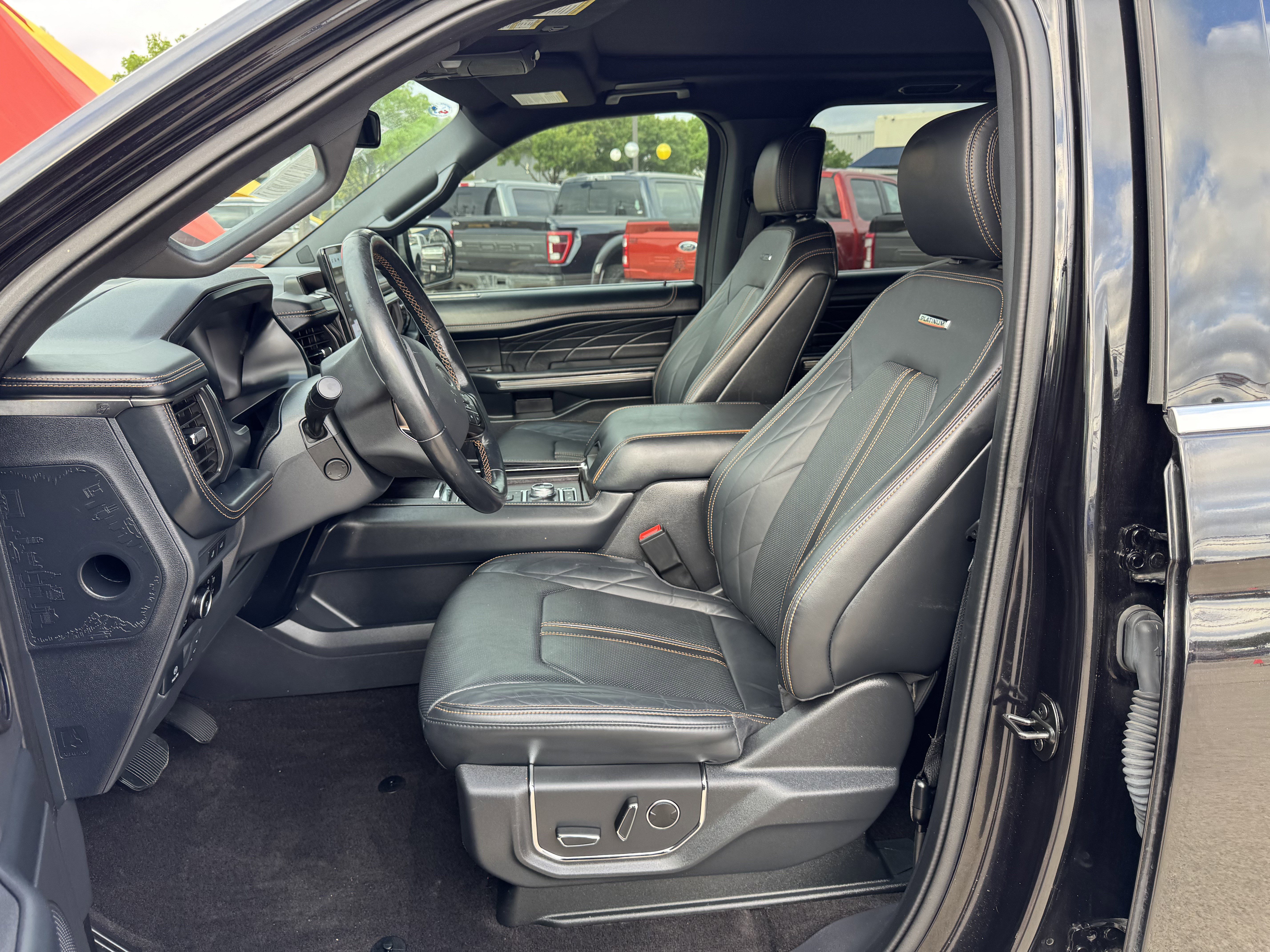 Certified 2023 Ford Expedition Platinum image 20