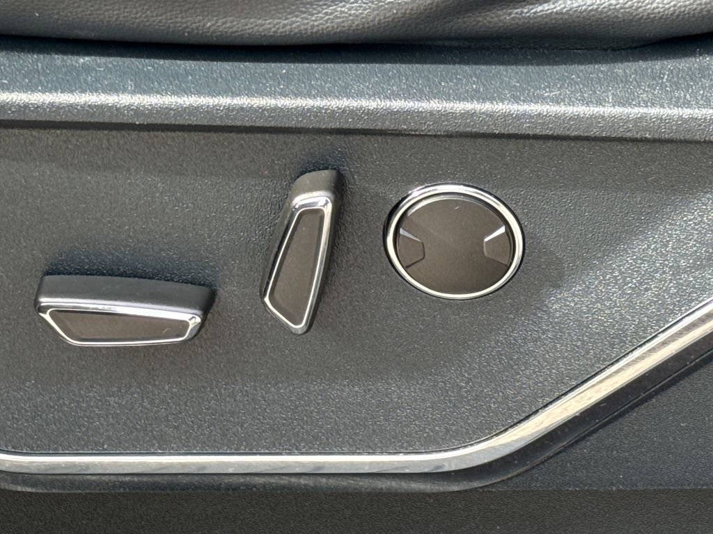 Certified 2021 Ford F150 Lariat w/ Equipment Group 502A High image 26