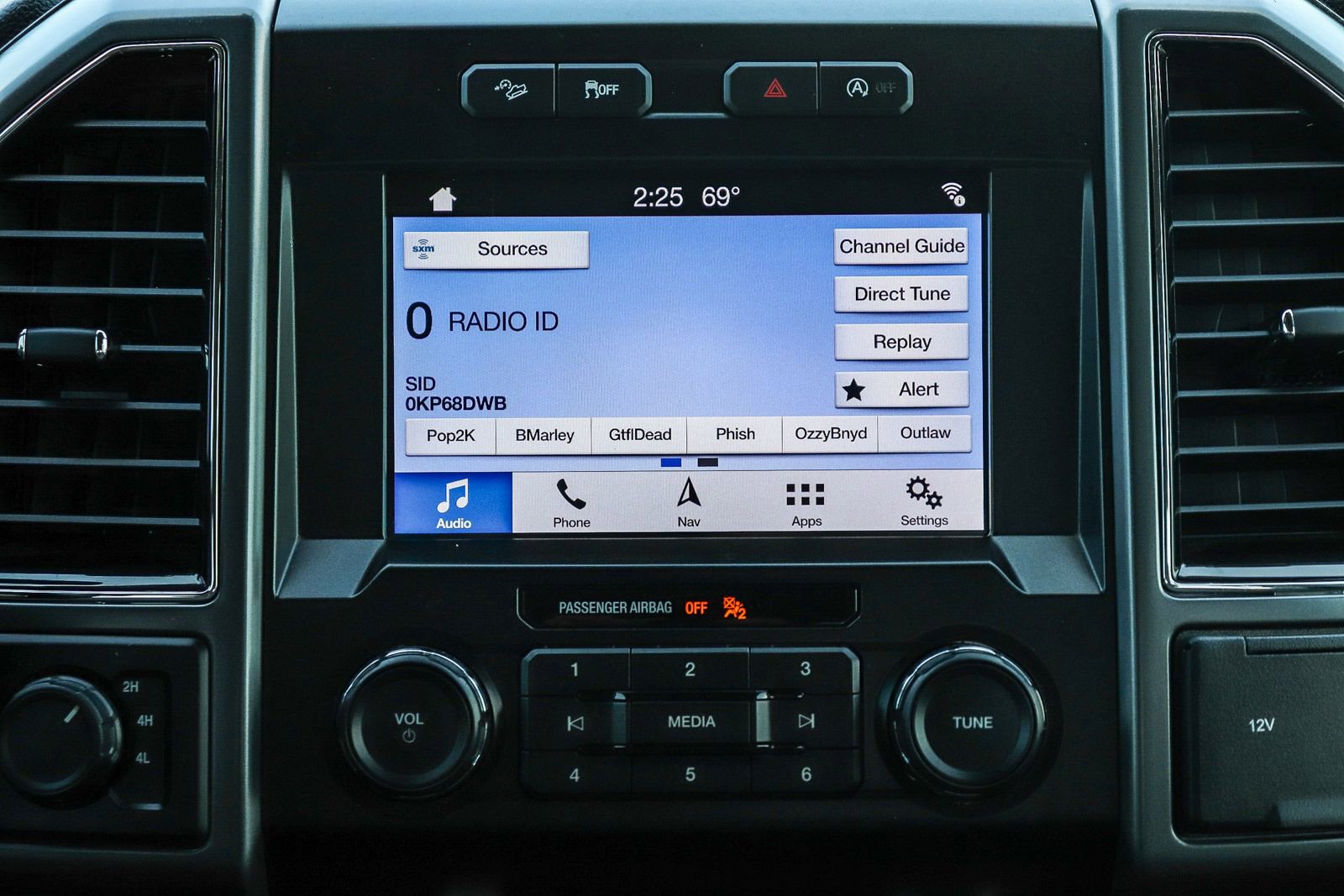 Certified 2019 Ford F150 XLT w/ Equipment Group 302A Luxury AWD/4WD image 13