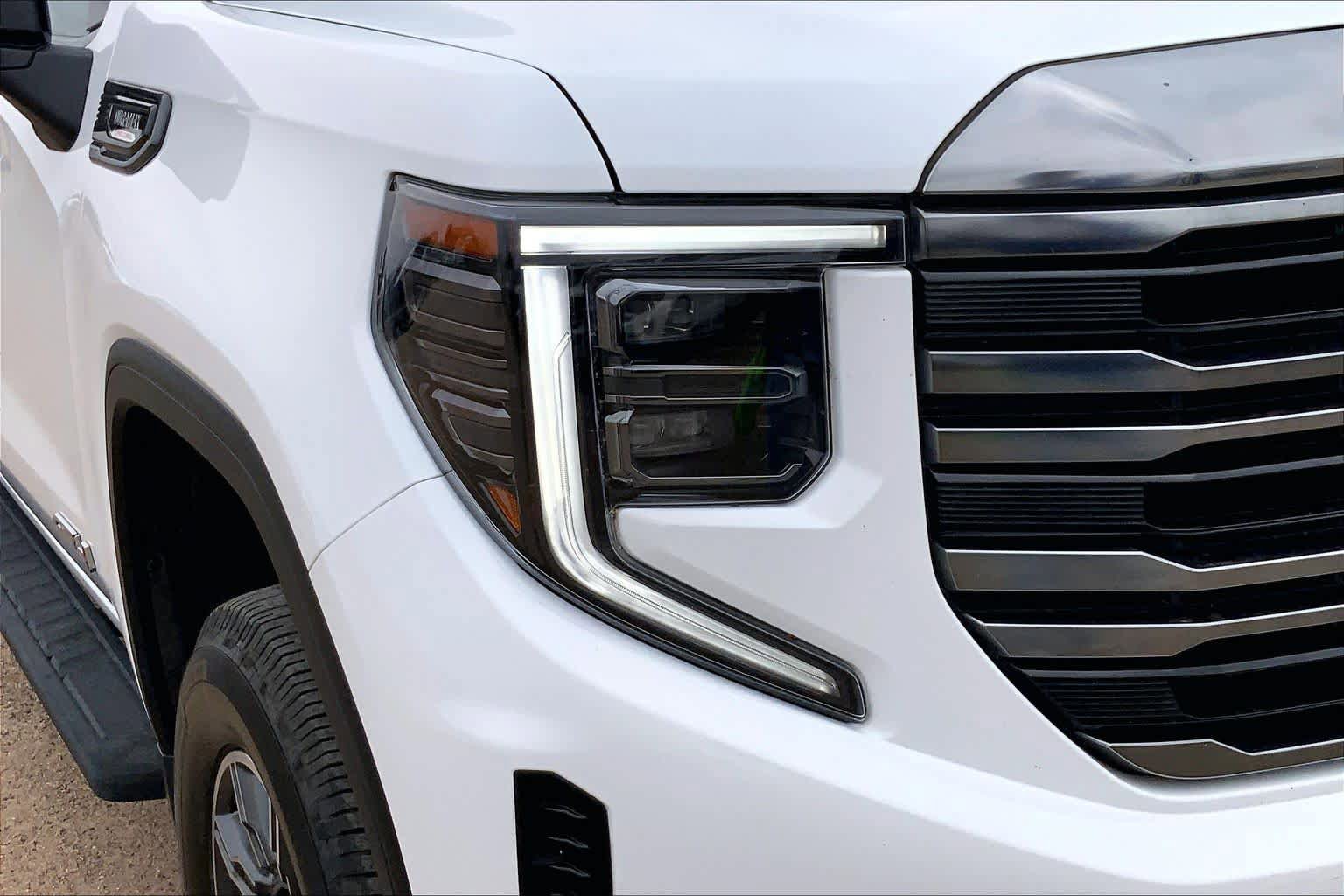 Used 2024 GMC Sierra 1500 AT4 w/ Technology Package AWD/4WD image 28