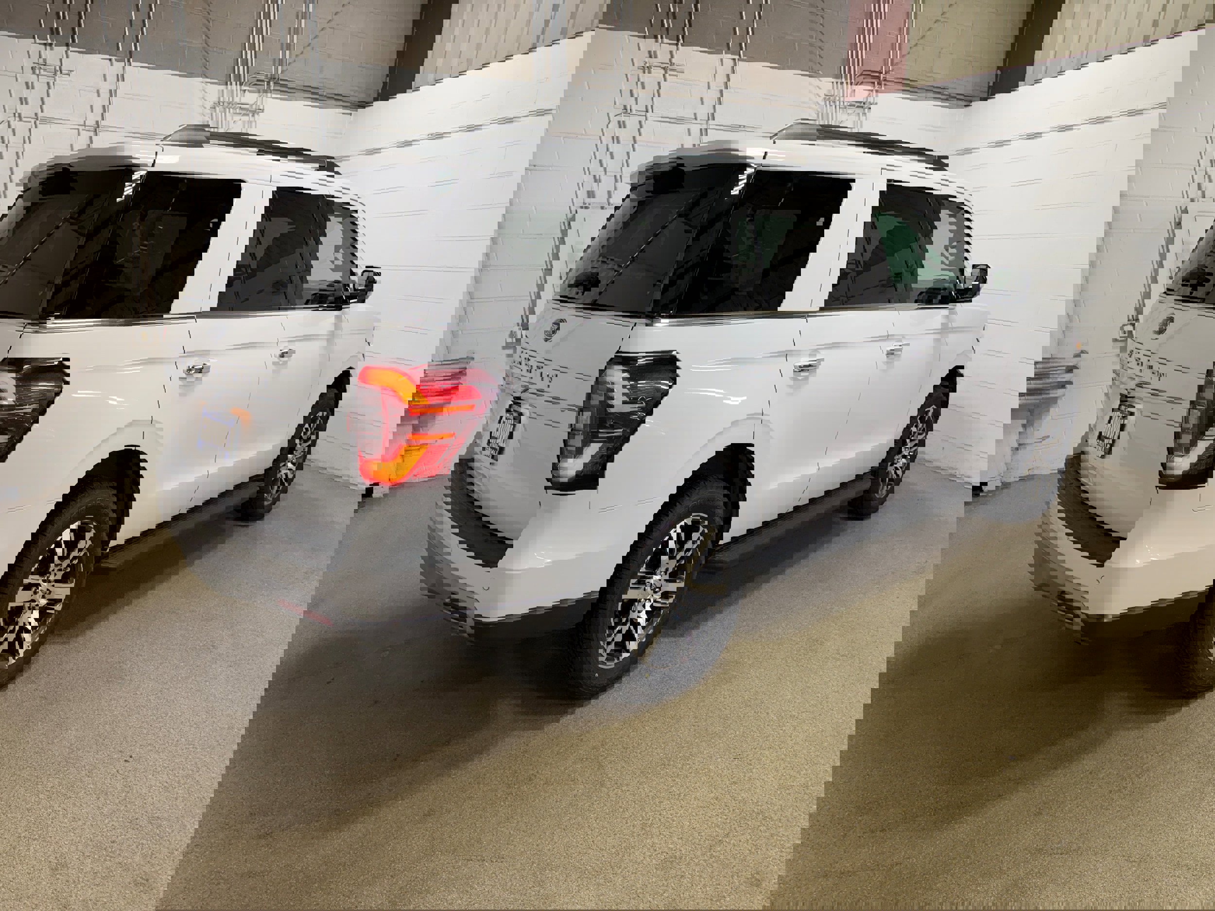 Certified 2024 Ford Expedition Limited image 8