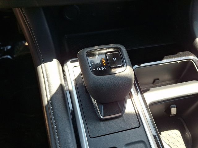 Used 2025 Nissan Pathfinder SL AWD/4WD image 13