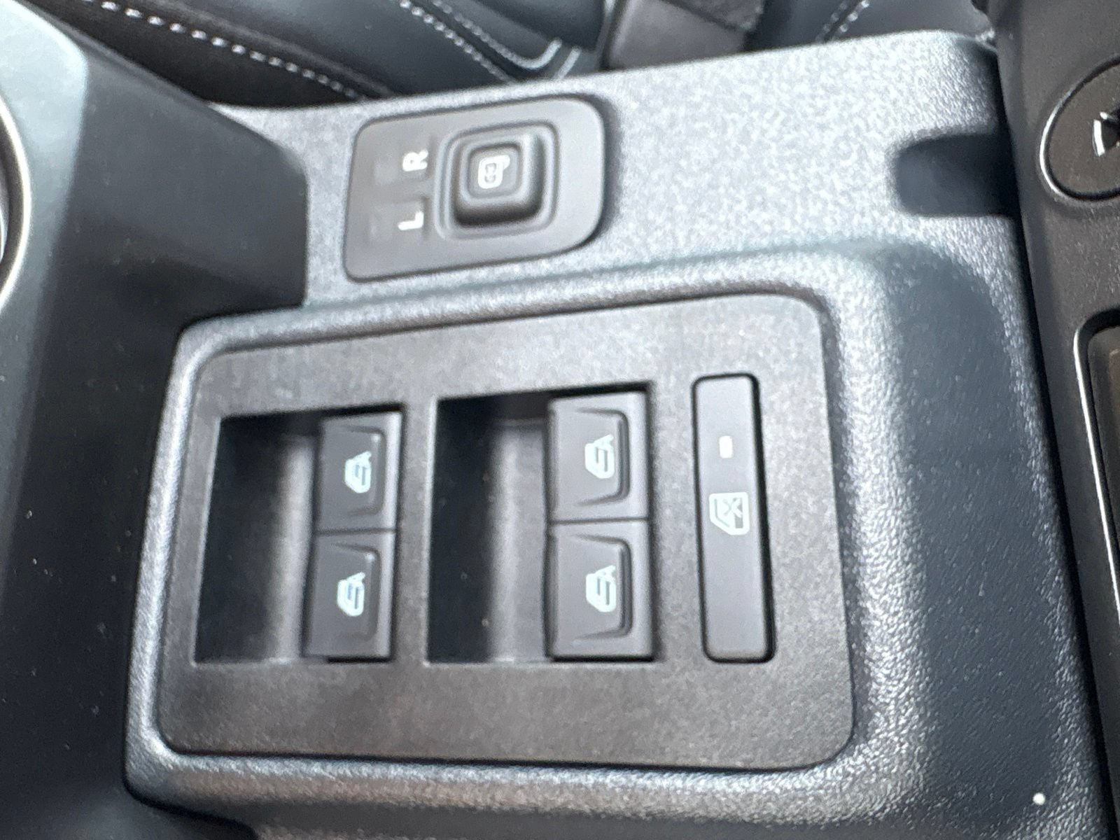 Certified 2025 Ford Bronco Outer Banks AWD/4WD image 36