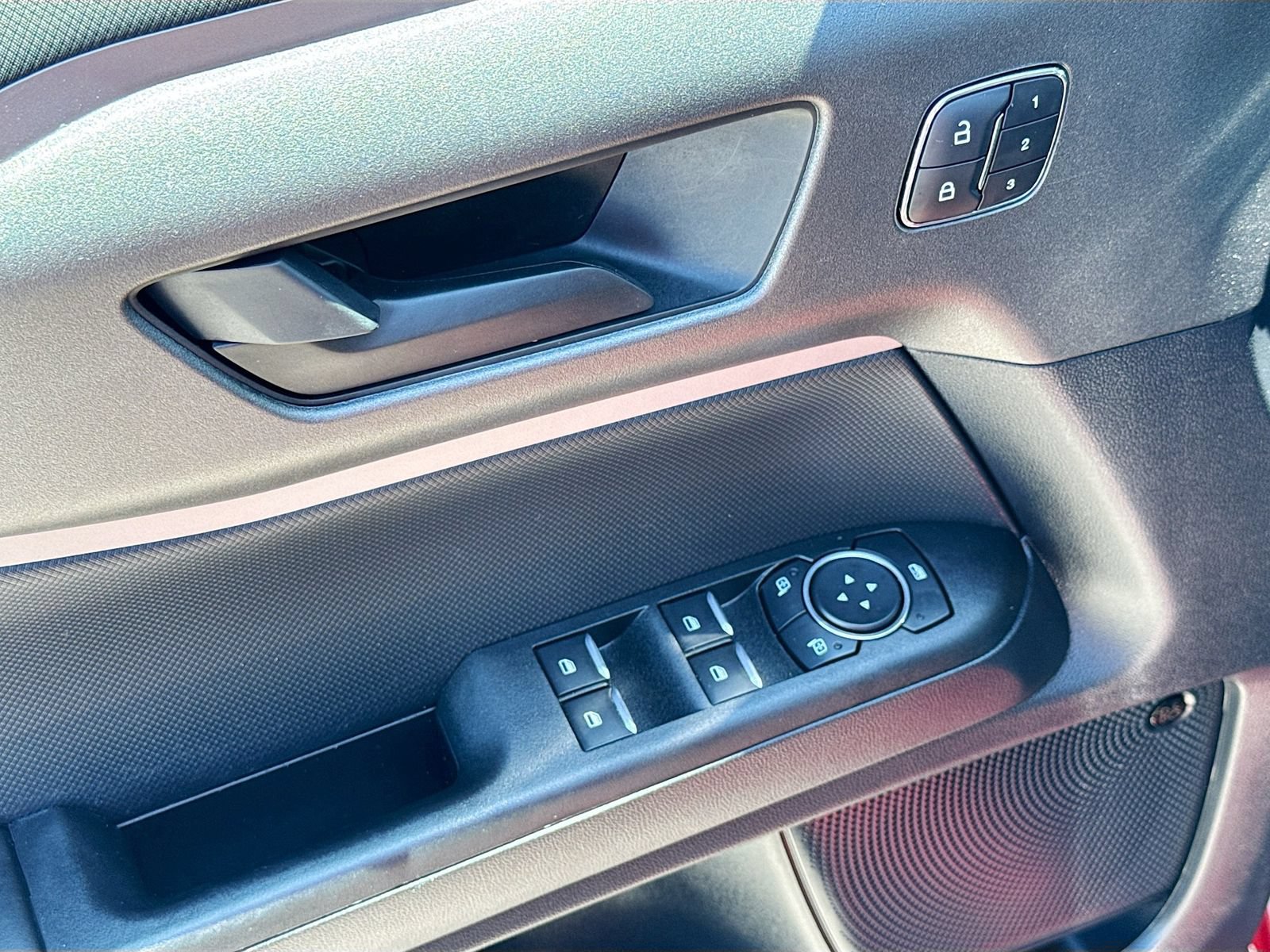 Certified 2025 Ford Bronco Sport Outer Banks w/ Outer Banks Tech Package+ AWD/4WD image 18