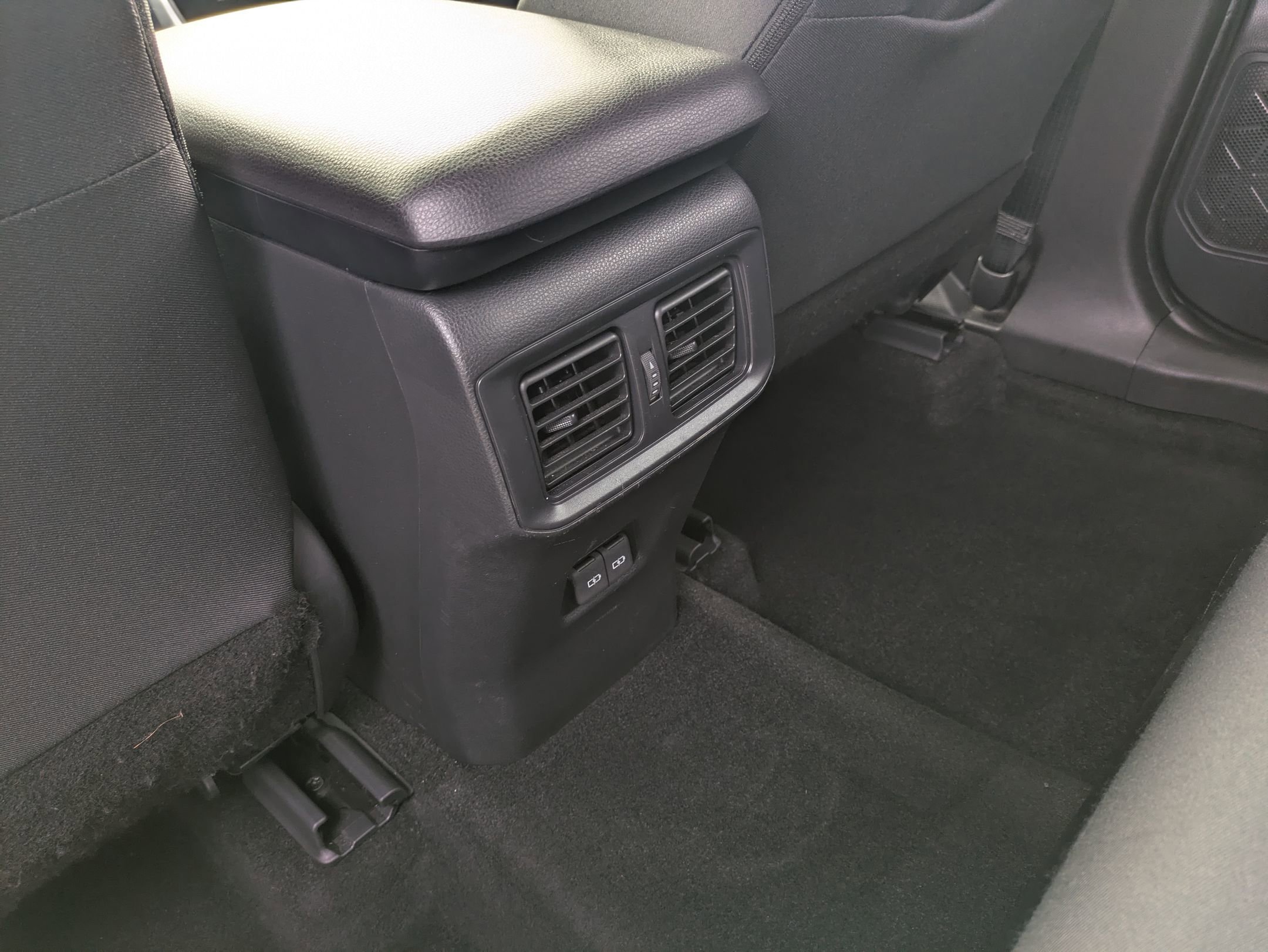 Used 2024 Toyota RAV4 XLE image 29