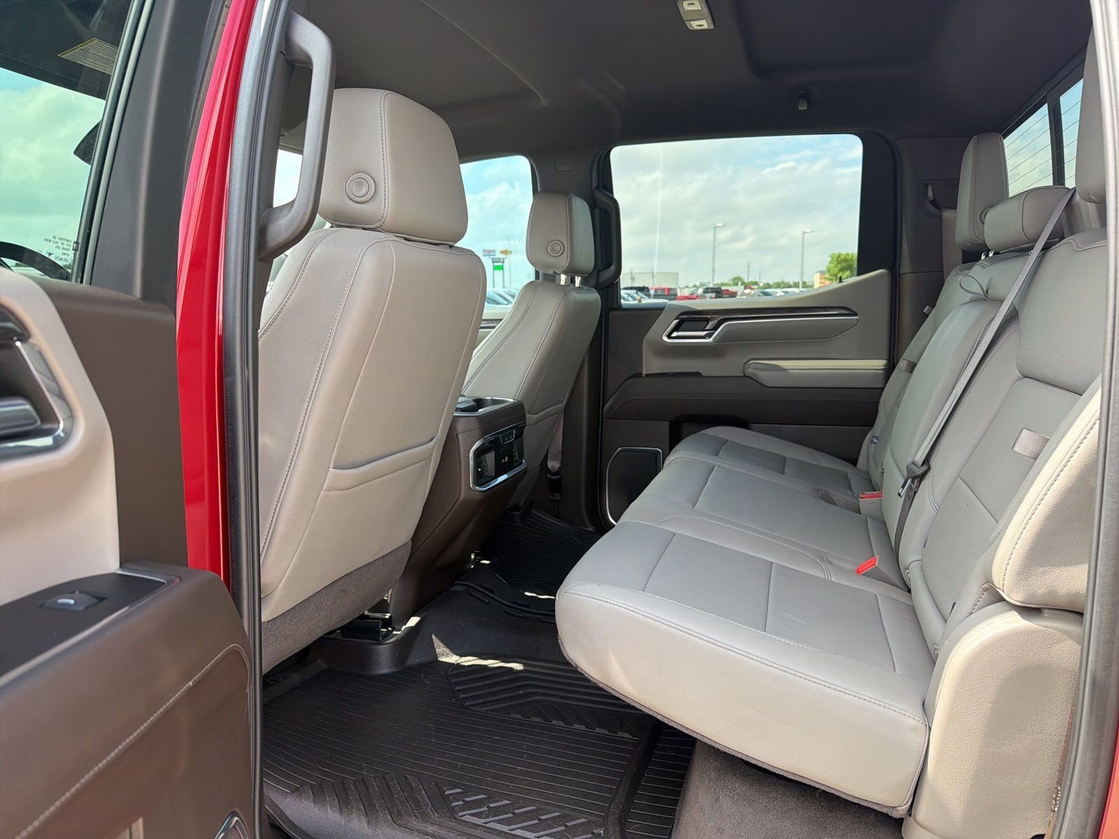 Used 2024 Chevrolet Silverado 1500 LTZ AWD/4WD image 22