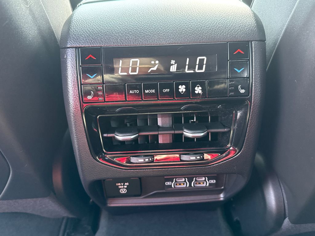 Used 2023 Jeep Grand Cherokee Overland w/ Luxury Tech Group IV image 23