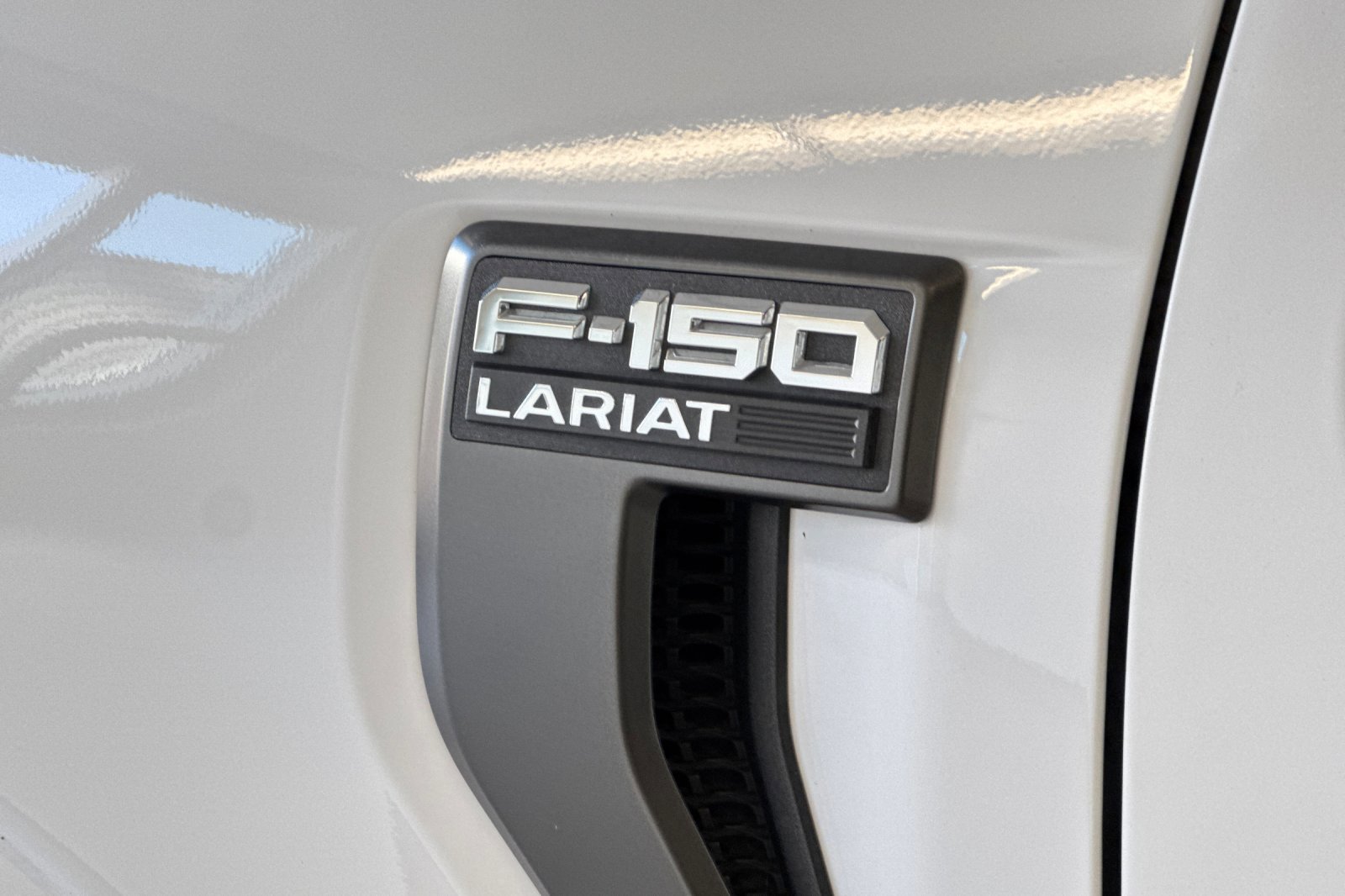 Certified 2023 Ford F150 Lariat w/ Equipment Group 502A High image 27