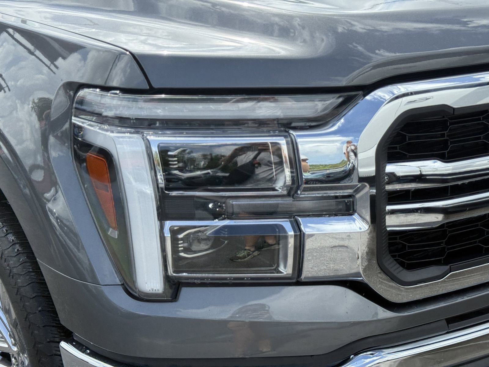 Certified 2025 Ford F150 Lariat w/ Equipment Group 501A Mid AWD/4WD image 9