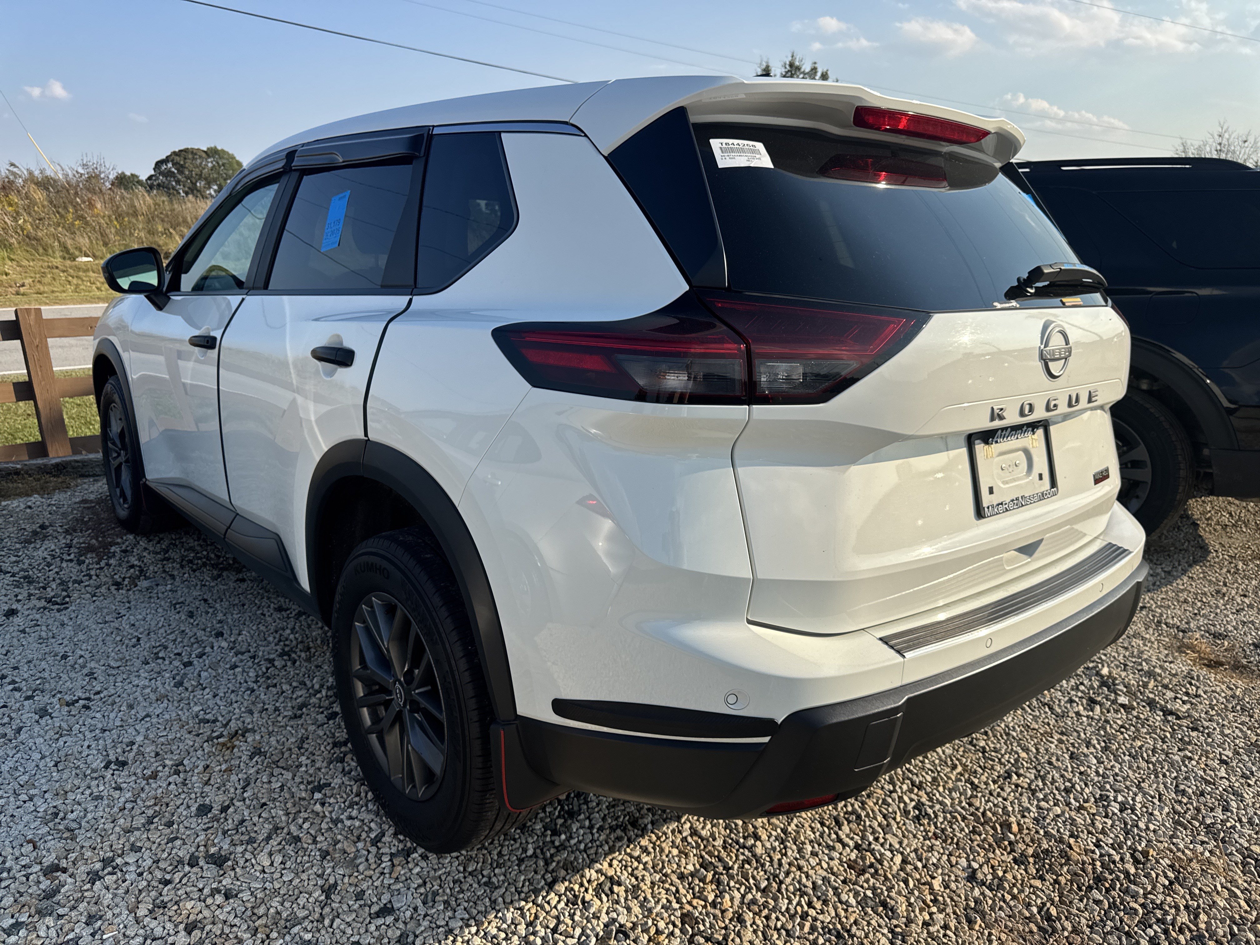 Used 2025 Nissan Rogue S FWD image 6