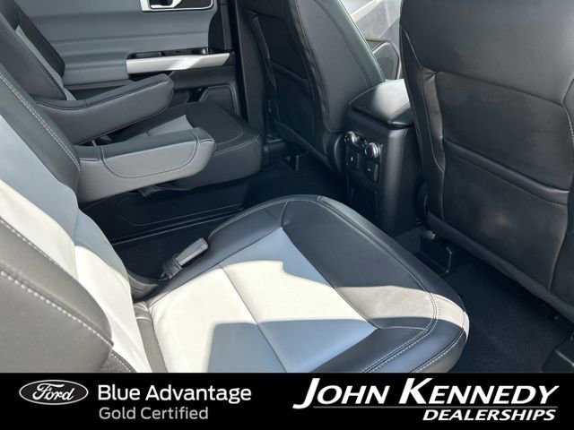 Certified 2022 Ford Explorer XLT w/ Equipment Group 202A AWD/4WD image 40