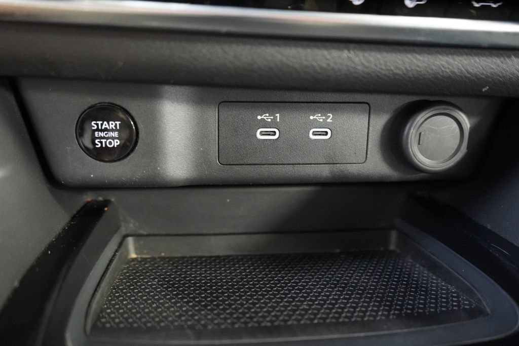 Used 2025 Nissan Rogue SV FWD image 37