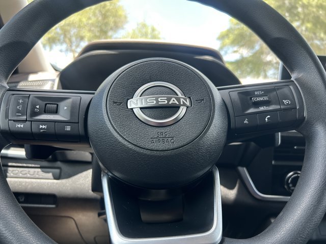 Used 2023 Nissan Rogue S AWD/4WD image 28