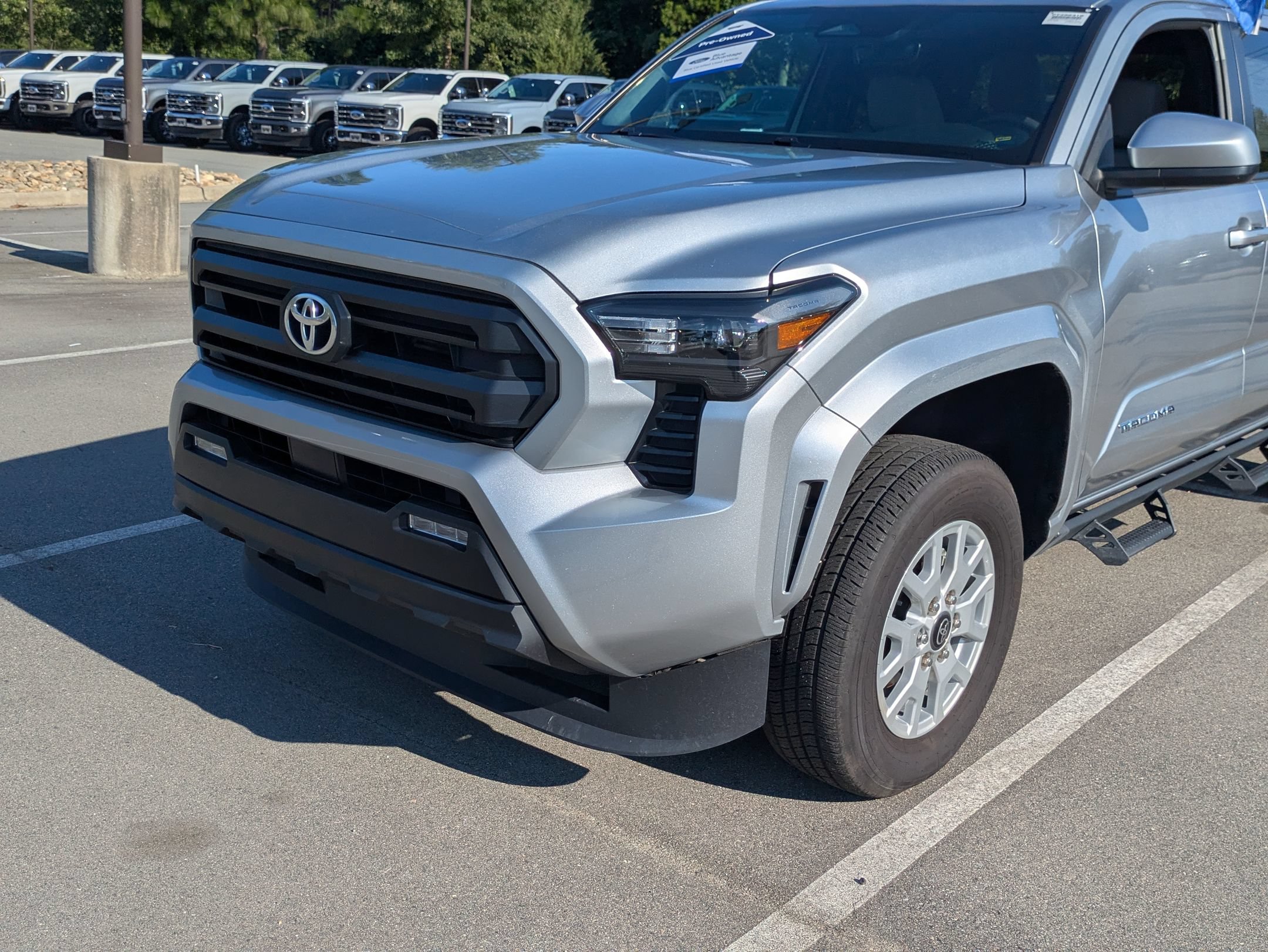 Used 2025 Toyota Tacoma SR5 AWD/4WD image 10