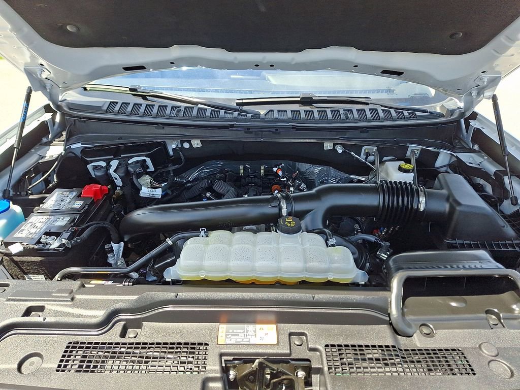 Certified 2025 Ford Expedition Active AWD/4WD image 32