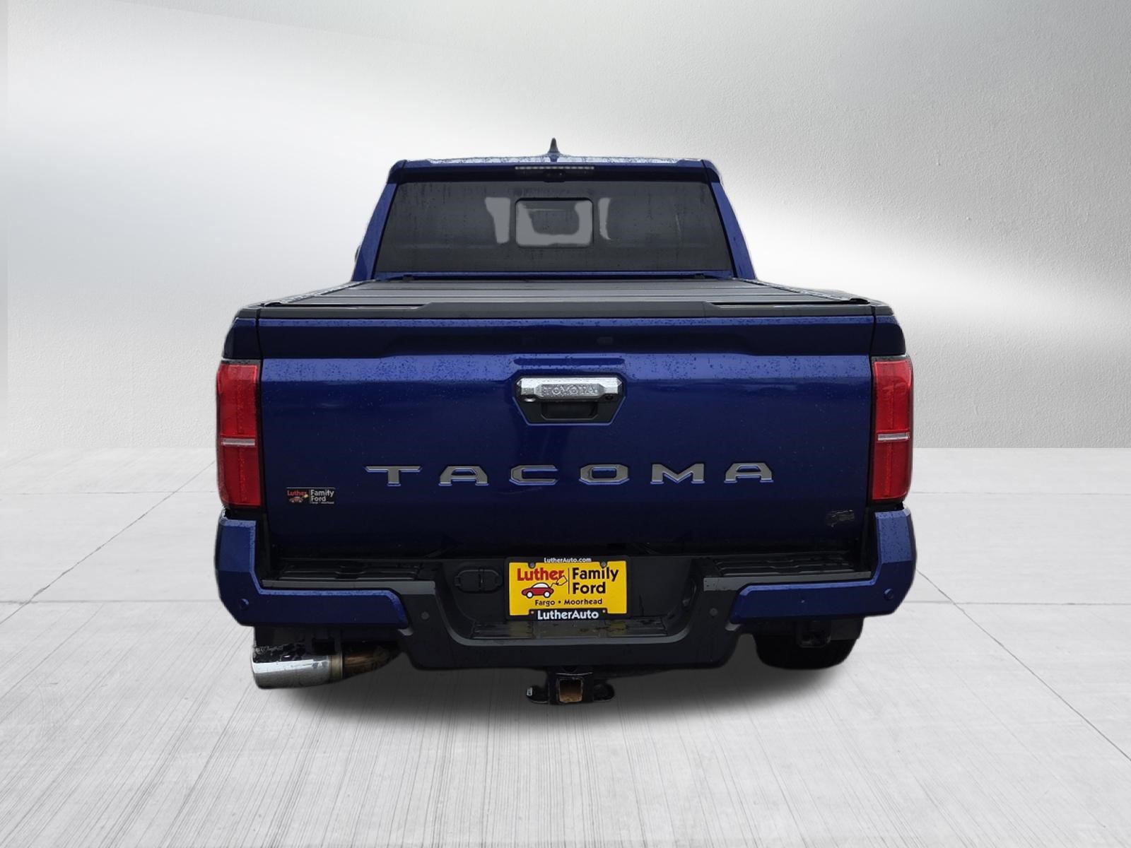 Used 2025 Toyota Tacoma Limited AWD/4WD image 6