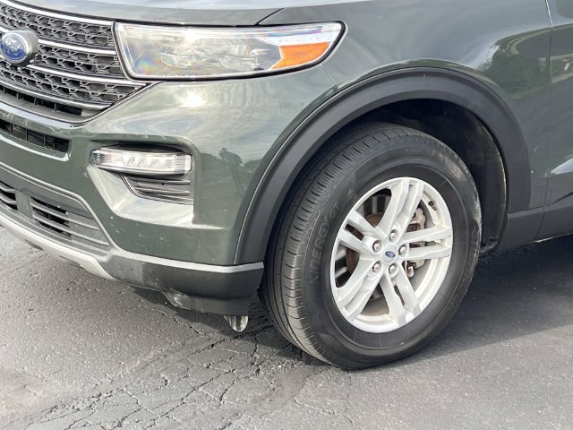 Certified 2023 Ford Explorer XLT w/ Equipment Group 202A AWD/4WD image 9