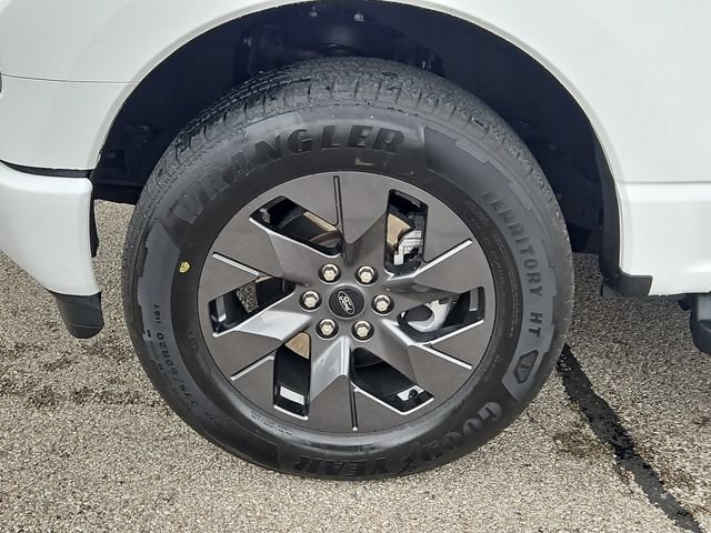 Certified 2025 Ford F150 Lightning Flash AWD/4WD image 9