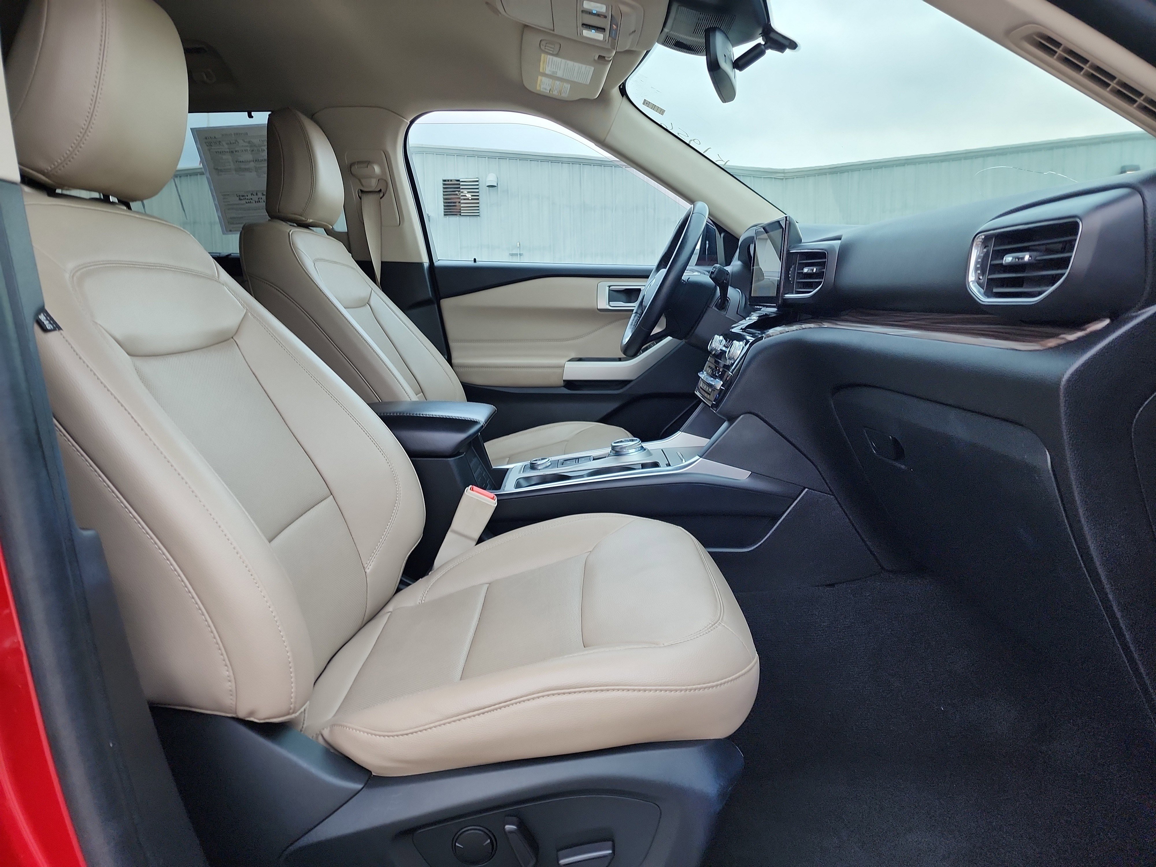 Certified 2023 Ford Explorer Limited image 17