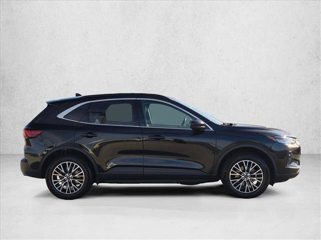 Certified 2025 Ford Escape SE FWD image 4