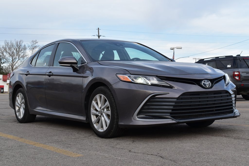 Used 2024 Toyota Camry LE w/ Convenience Package image 3