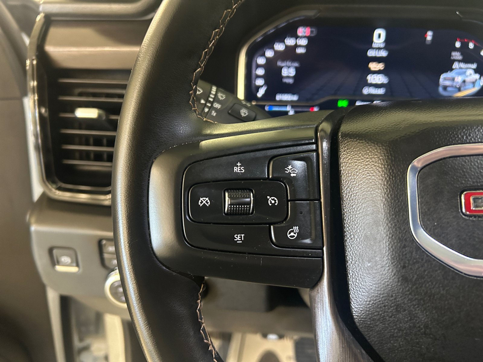 Used 2025 GMC Sierra 2500 AT4 w/ AT4 Premium Plus Package AWD/4WD image 20