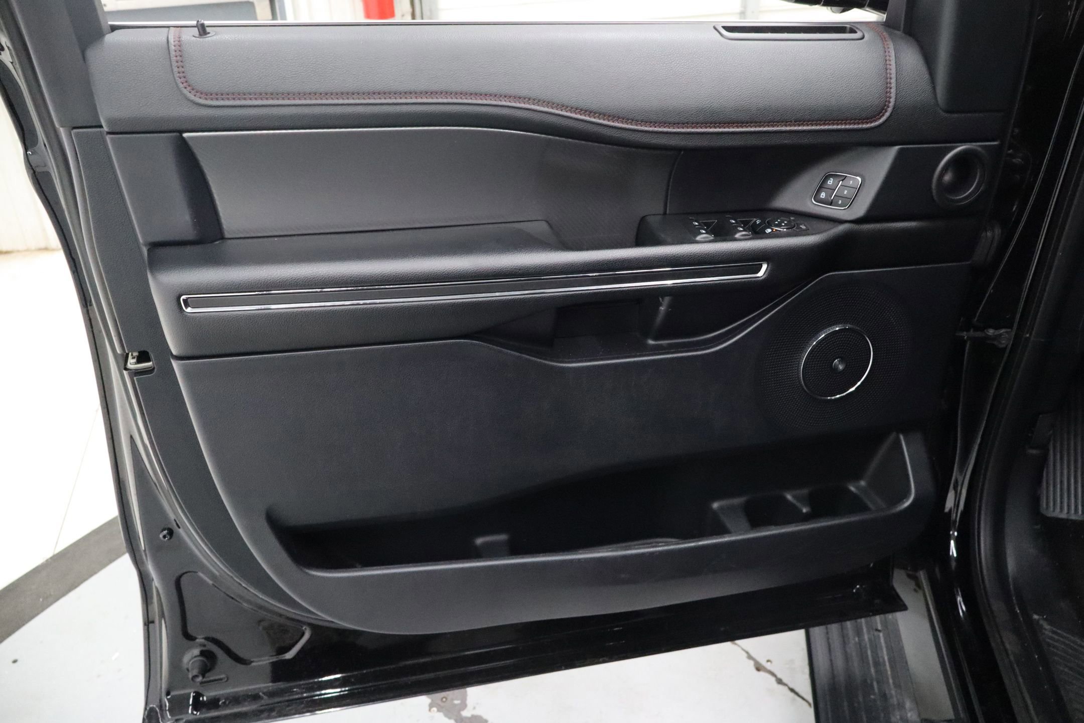 Certified 2020 Ford Expedition Limited image 14