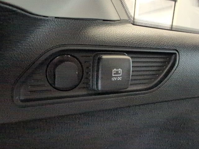 Used 2022 Jeep Grand Cherokee Overland w/ Luxury Tech Group IV AWD/4WD image 38