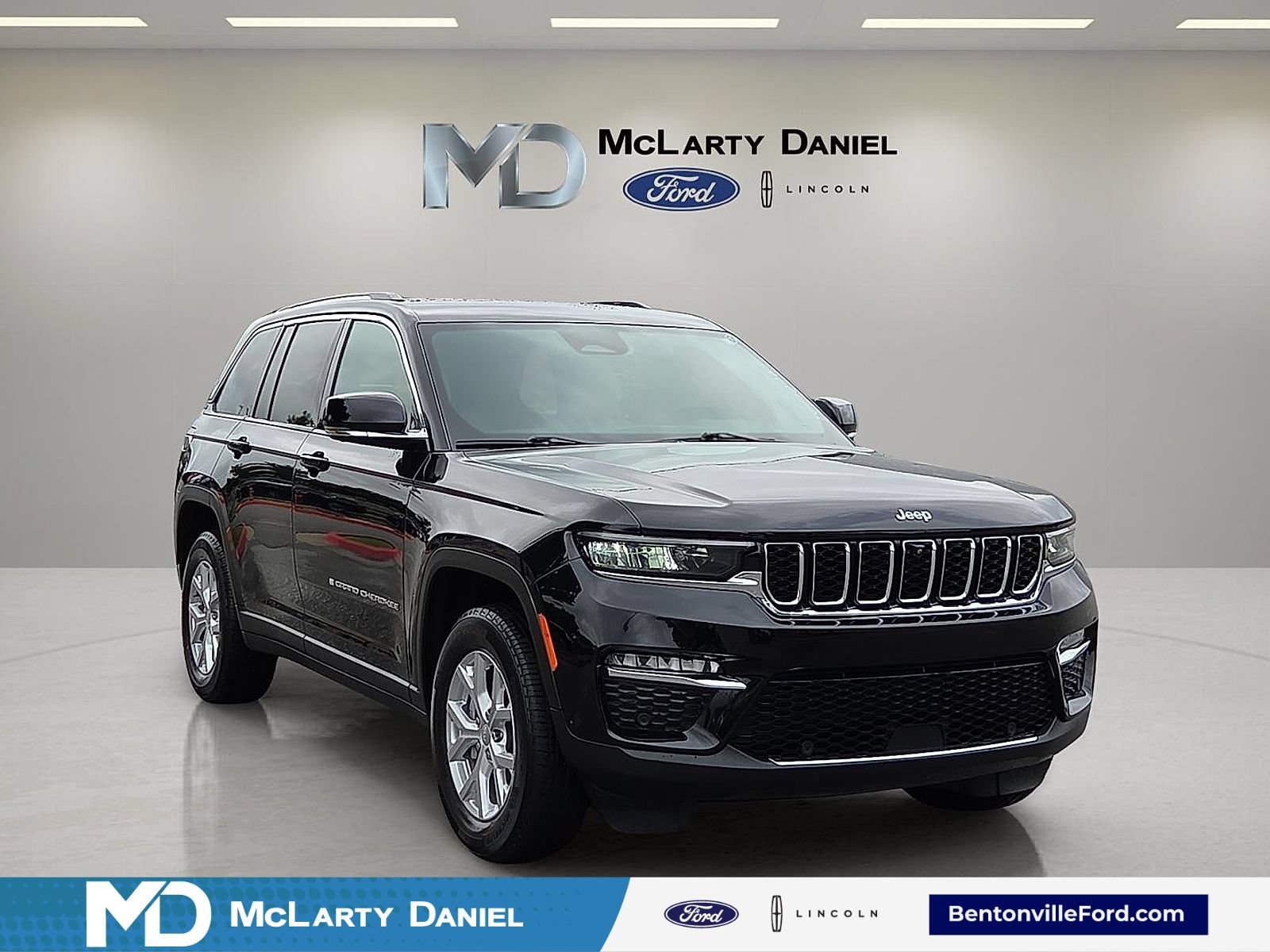 Used 2023 Jeep Grand Cherokee Limited w/ Luxury Tech Group II