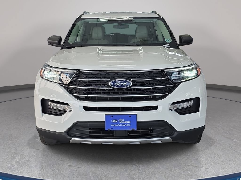 Certified 2022 Ford Explorer XLT w/ Equipment Group 202A AWD/4WD image 2