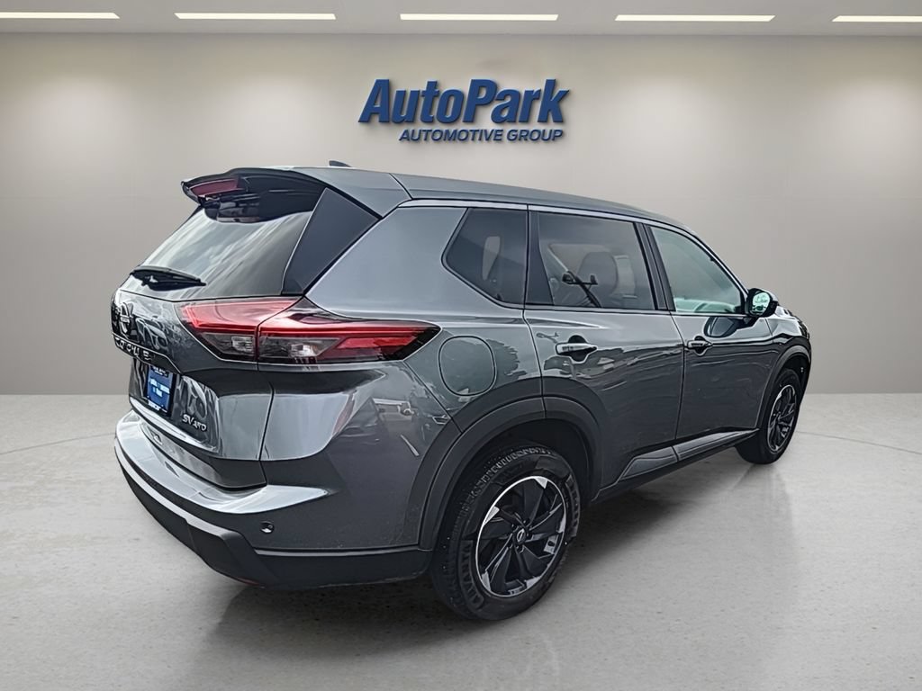 Used 2024 Nissan Rogue SV AWD/4WD image 8
