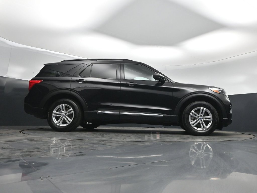 Certified 2023 Ford Explorer XLT w/ Equipment Group 202A RWD image 43